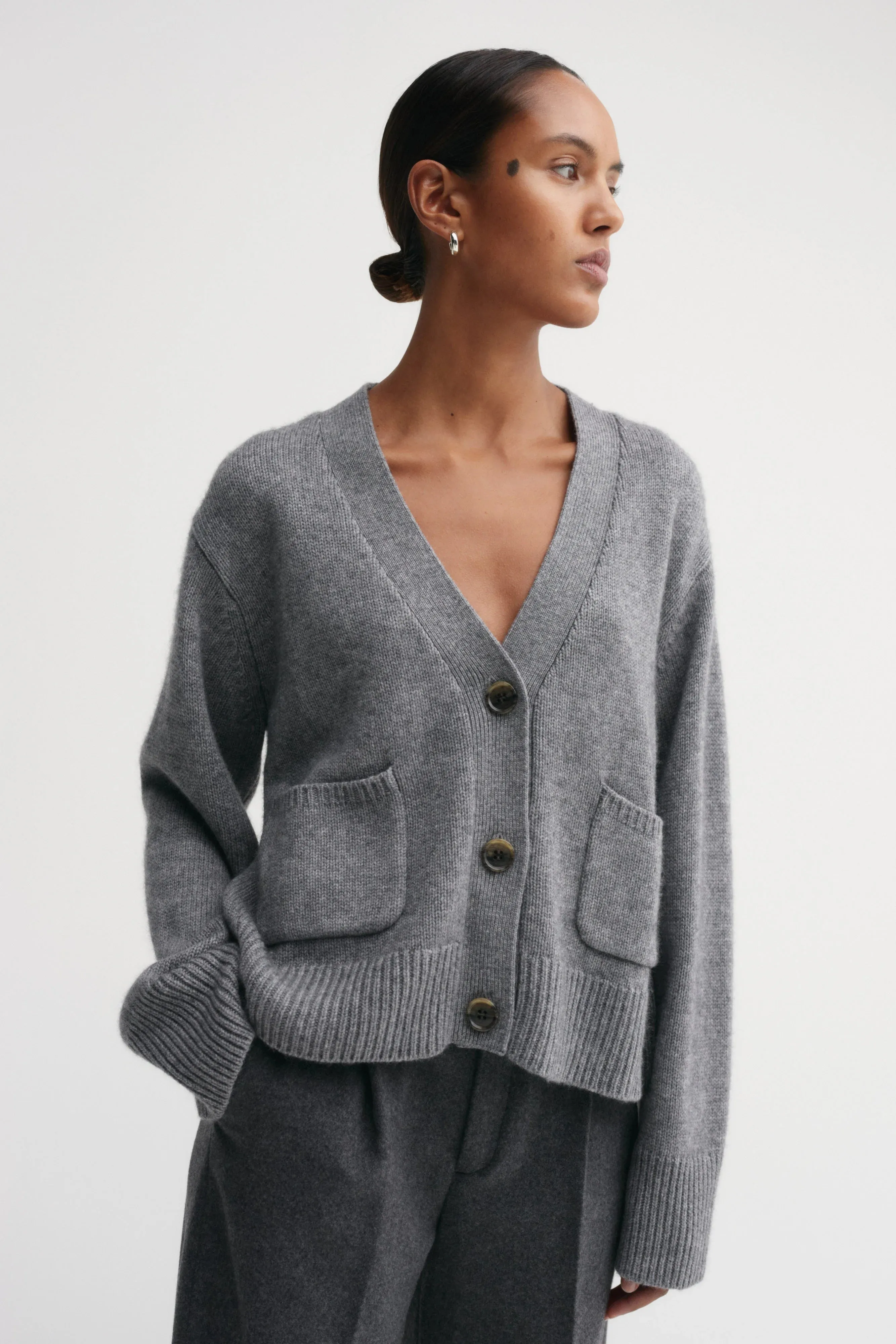 Almada Beja Cardigan in Grey