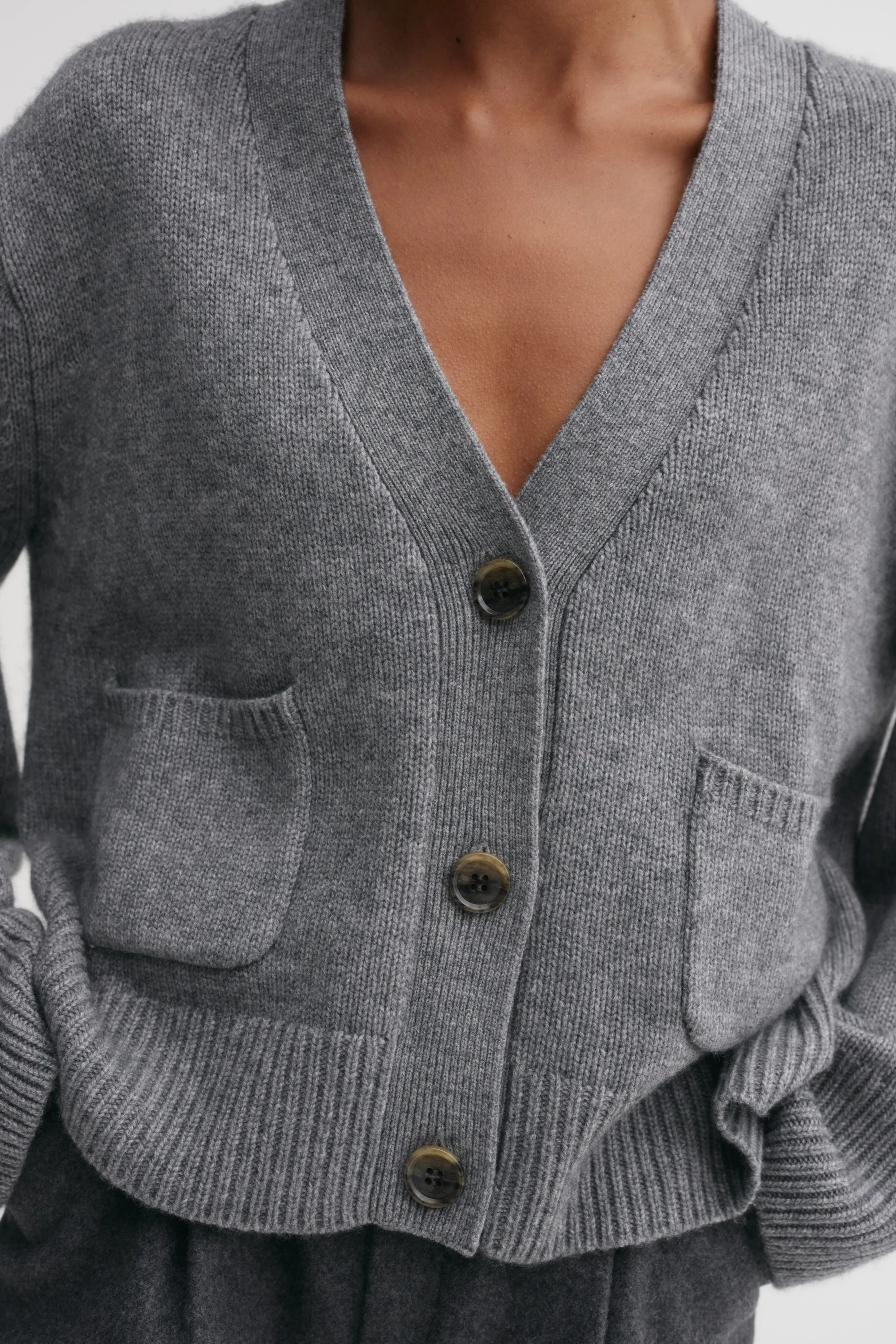 Almada Beja Cardigan in Grey