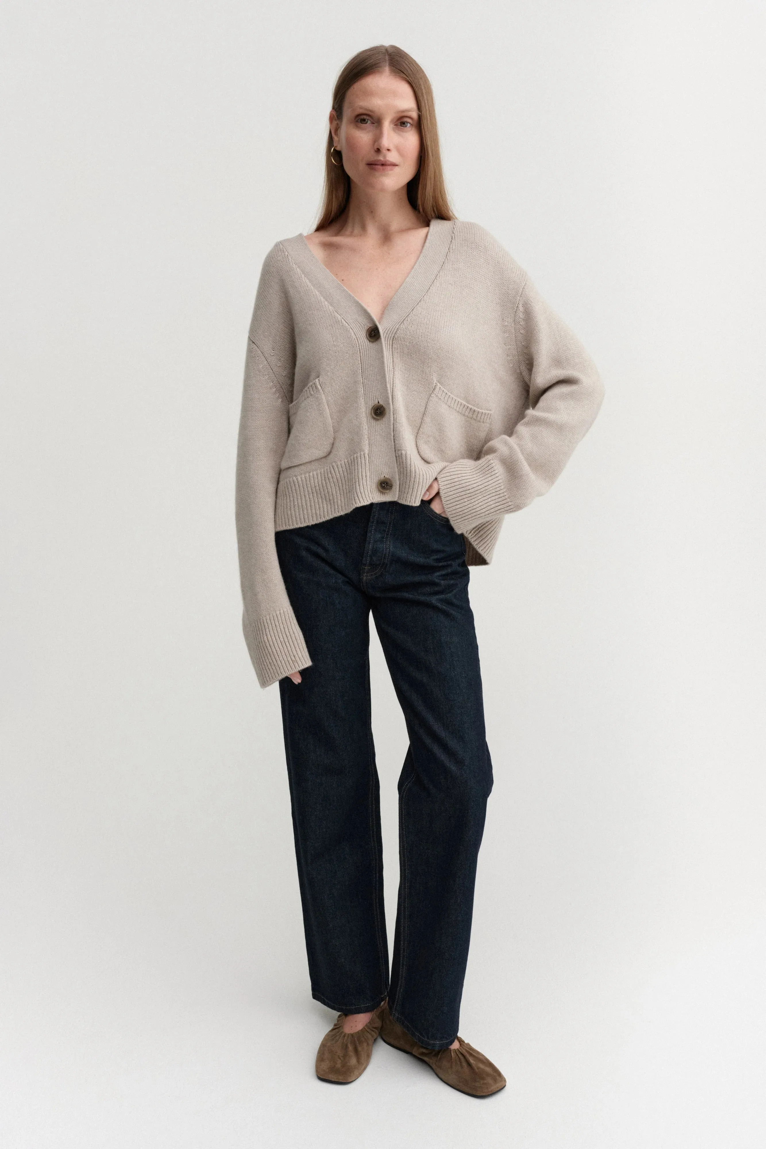 Almada Beja Cardigan in Taupe